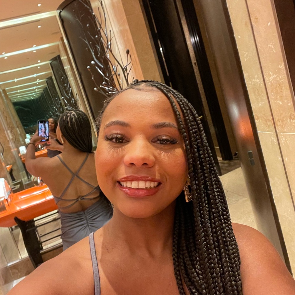 Meet your Posher, Tahirah